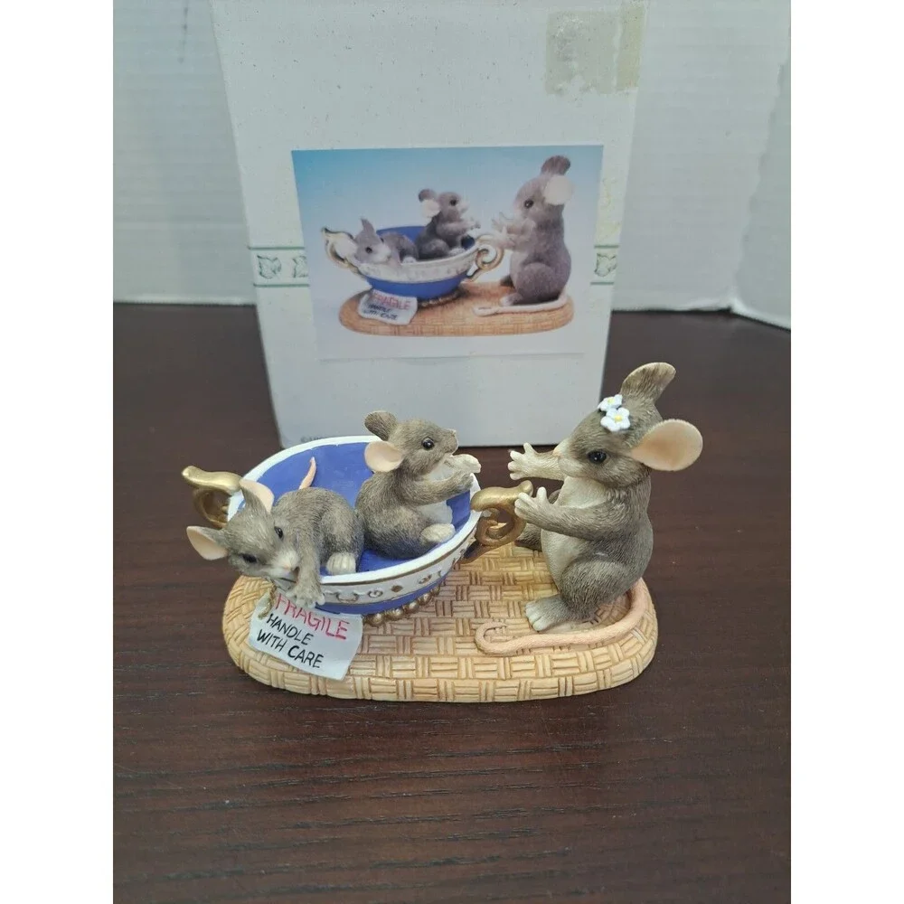 Charming Tails 1996 Fragile Handle With Care #5260 Of 15000 Figurine